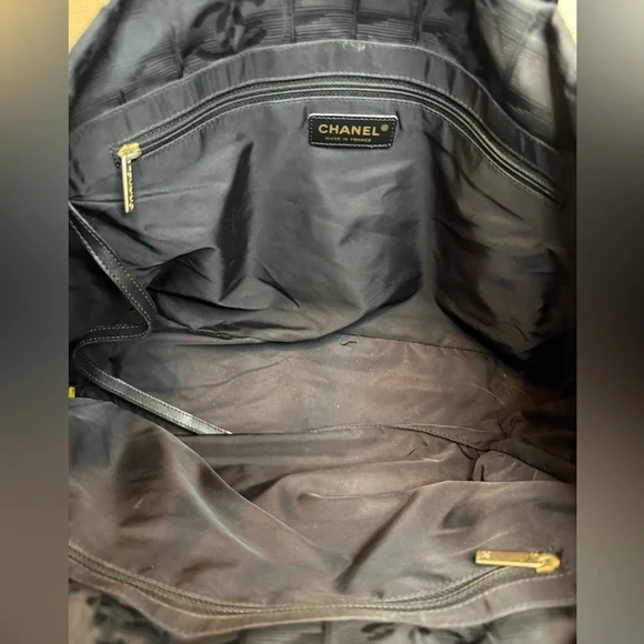 AUTHENTIC Chanel Travel Line Tote - Black - Picture 5 of 5